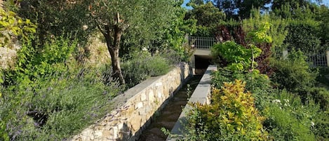 Enceinte de lâhĂ©bergement