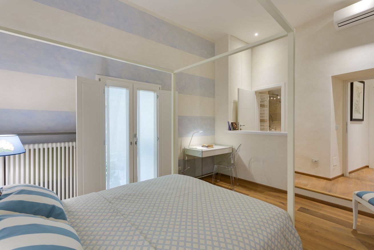 4 habitaciones, tabla de planchar con plancha y wifi 