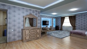 Studio Deluxe