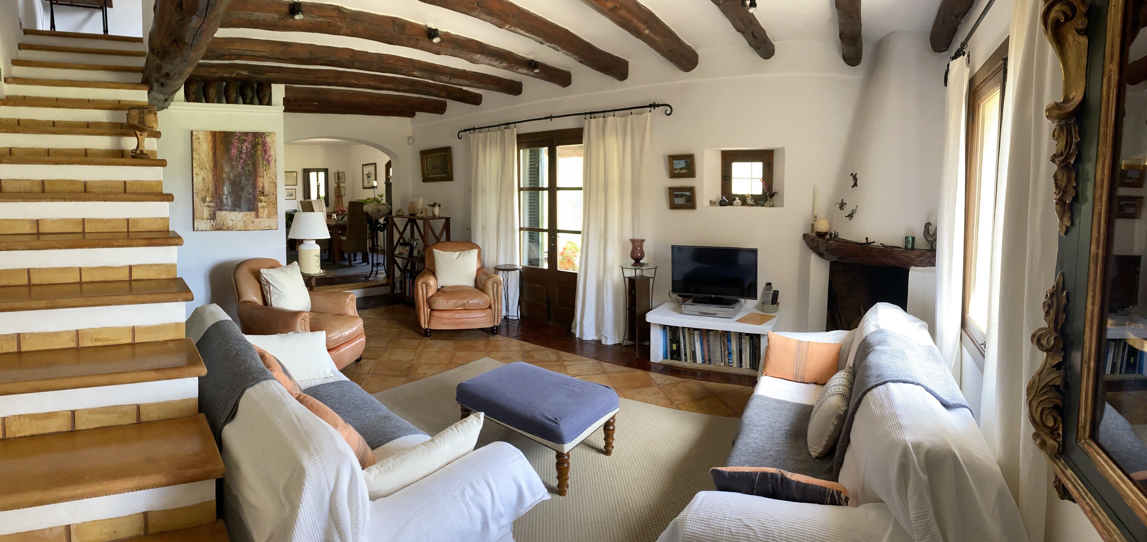 Luxury secluded Villa with Infinity Pool 20 minutes from beaches