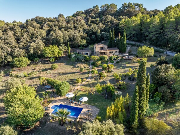 Exterior - Luxury secluded Villa with Infinity Pool &Panoramic view 20 minutes from beaches (Campanet)