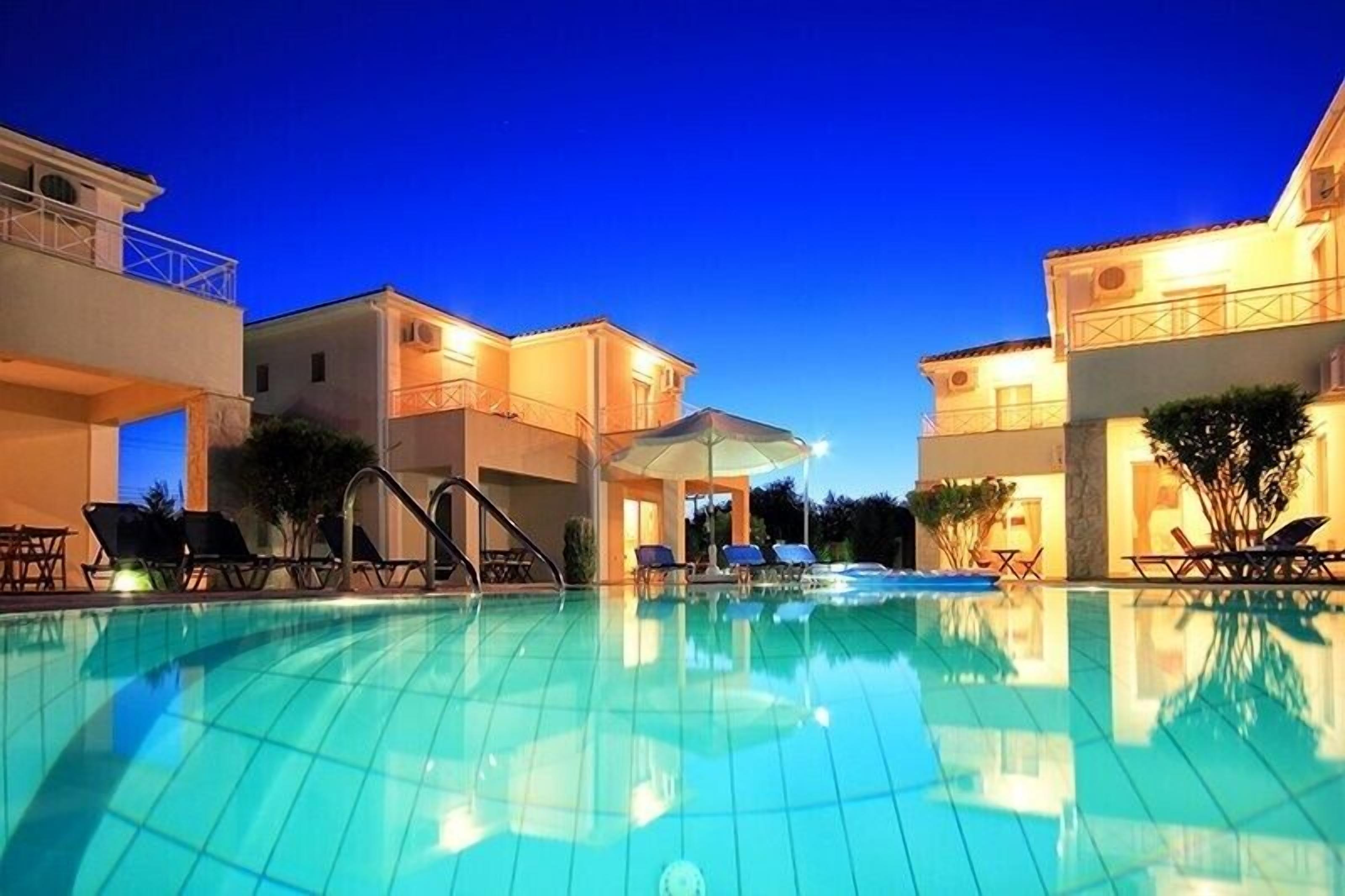 Kalamaki Court (1 Bd) - charming small holiday complex with swimming pool