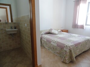 3 quartos, ferros/tábuas de passar roupa, berço de viagem, Wi-Fi