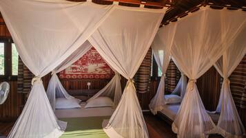 Bungalow, varias camas (Triple) | Ropa de cama de alta calidad y minibar