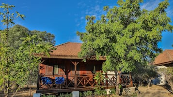 Bungalow, 1 parisänky, tupakointi kielletty (Double) | Ylelliset vuodevaatteet, minibaari, tallelokero huoneessa