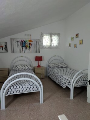 2 Schlafzimmer, Bügeleisen/Bügelbrett, kostenloses WLAN, Bettwäsche