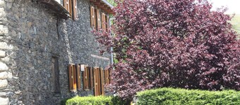 Casa unifamiliar en el Valle de La Cerdanya, con jardín privado.