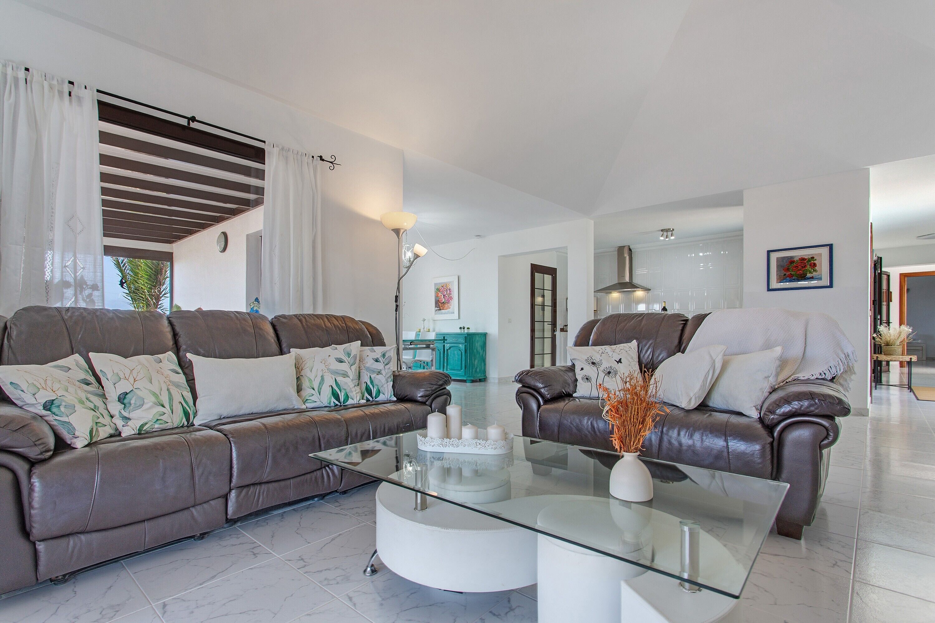 Fernseher, Tischtennisplatte