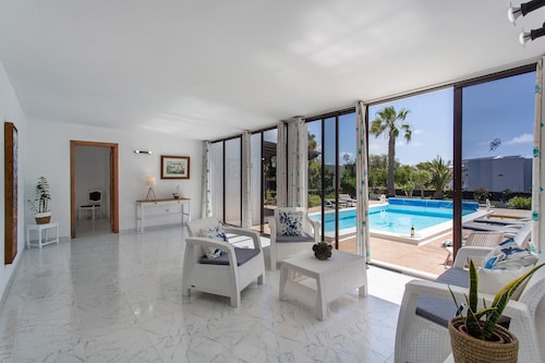 Klimatisiertes Haus mit Pool, Garten, Terrasse, WLAN und spektakulärem Ausblick