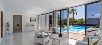 Casa climatizzata con piscina, giardino, terrazza, Wi-Fi e vista spettacolare