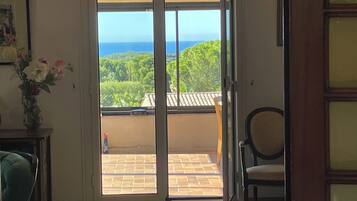 Vue depuis lâhĂ©bergement