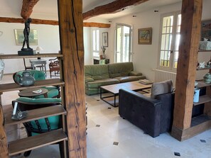 TV, DVD player, books, offices