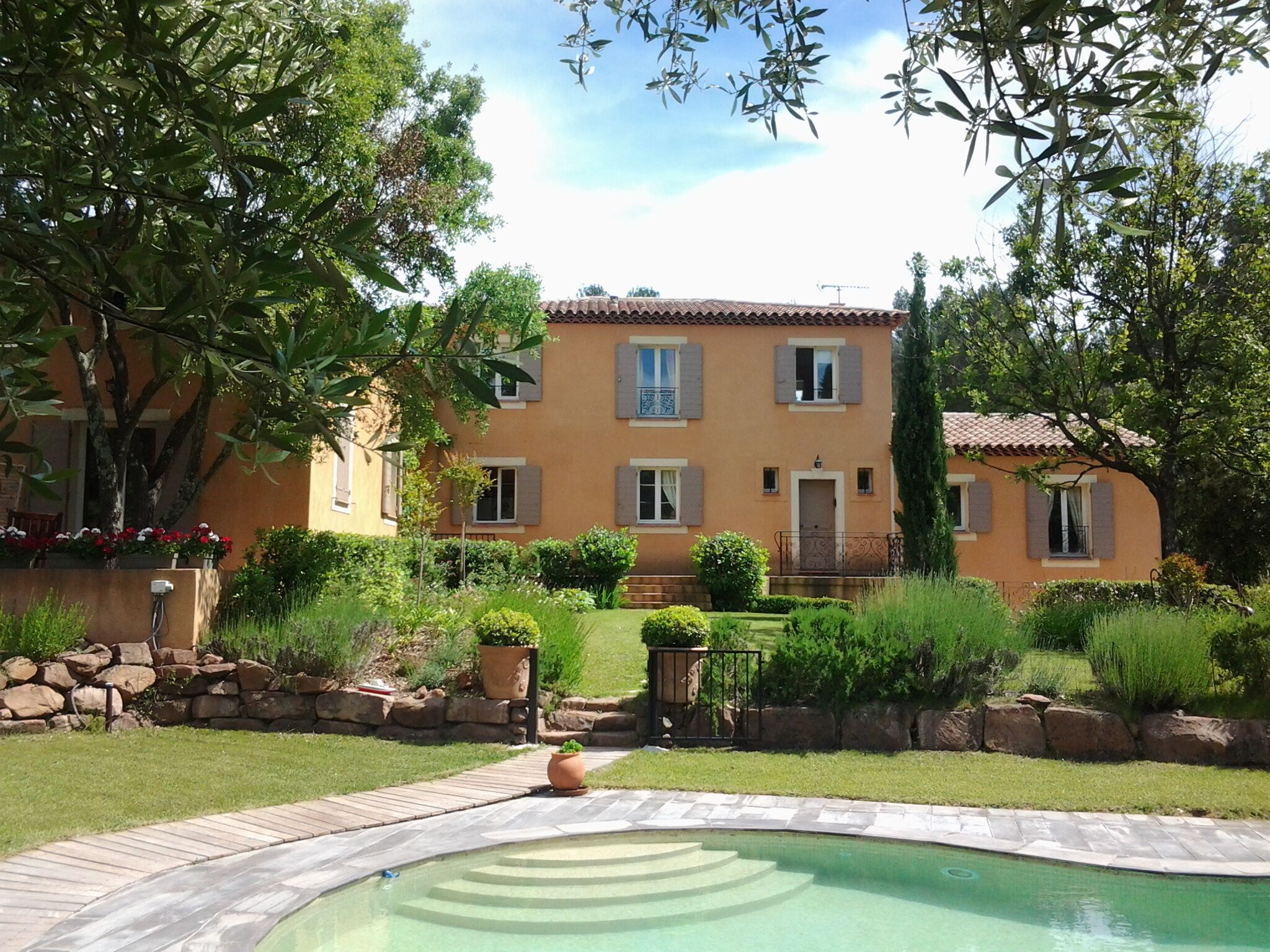 Property two houses in a beautiful natural setting. 19 people.