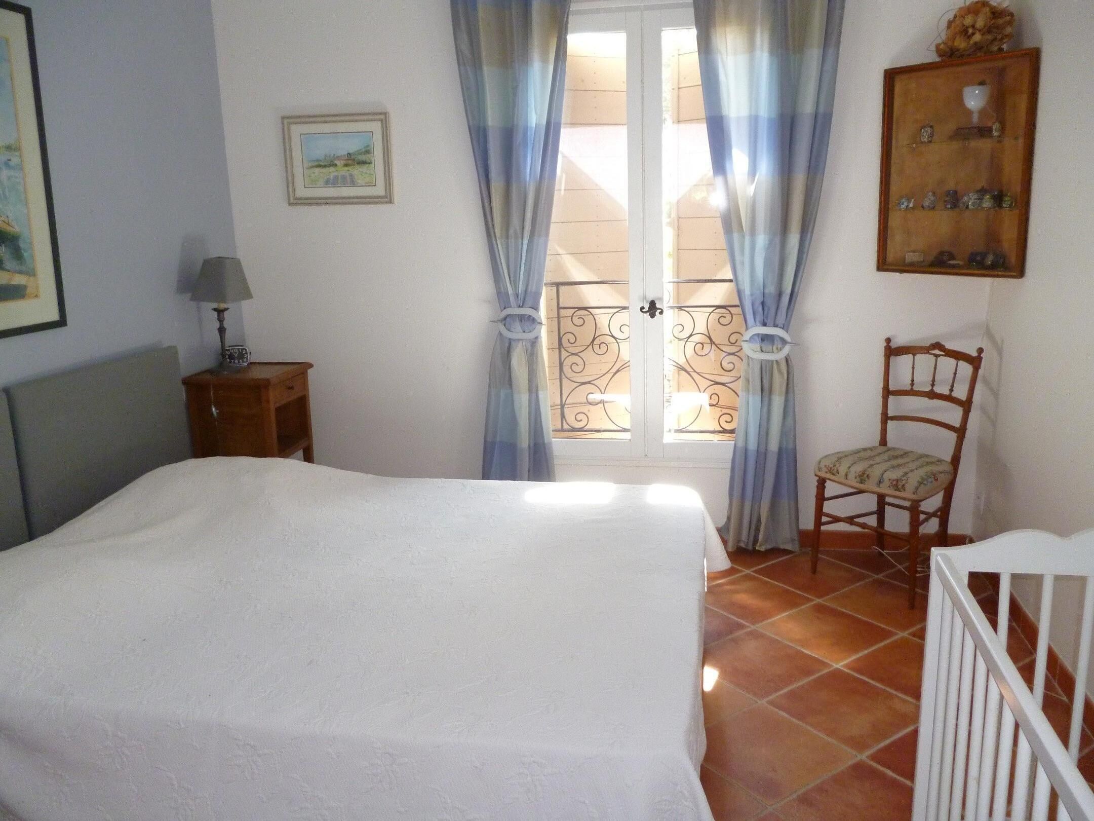 Property two houses in a beautiful natural setting. 19 people.