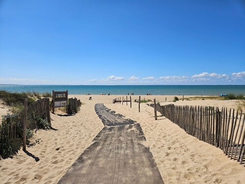 Cottage Near Beach with Pool, Terrace & Pets Allowed