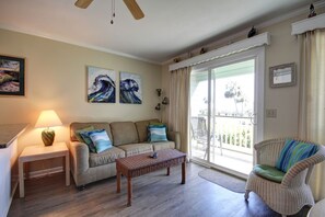 TV - Great Oceanfront, 1st Floor Condo! Pool & Fishing Pier! In the Heart of IOP! (Isle of Palms)