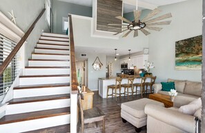 تلفزيون، مشغل دي في دي، كُتُب، ستيريو