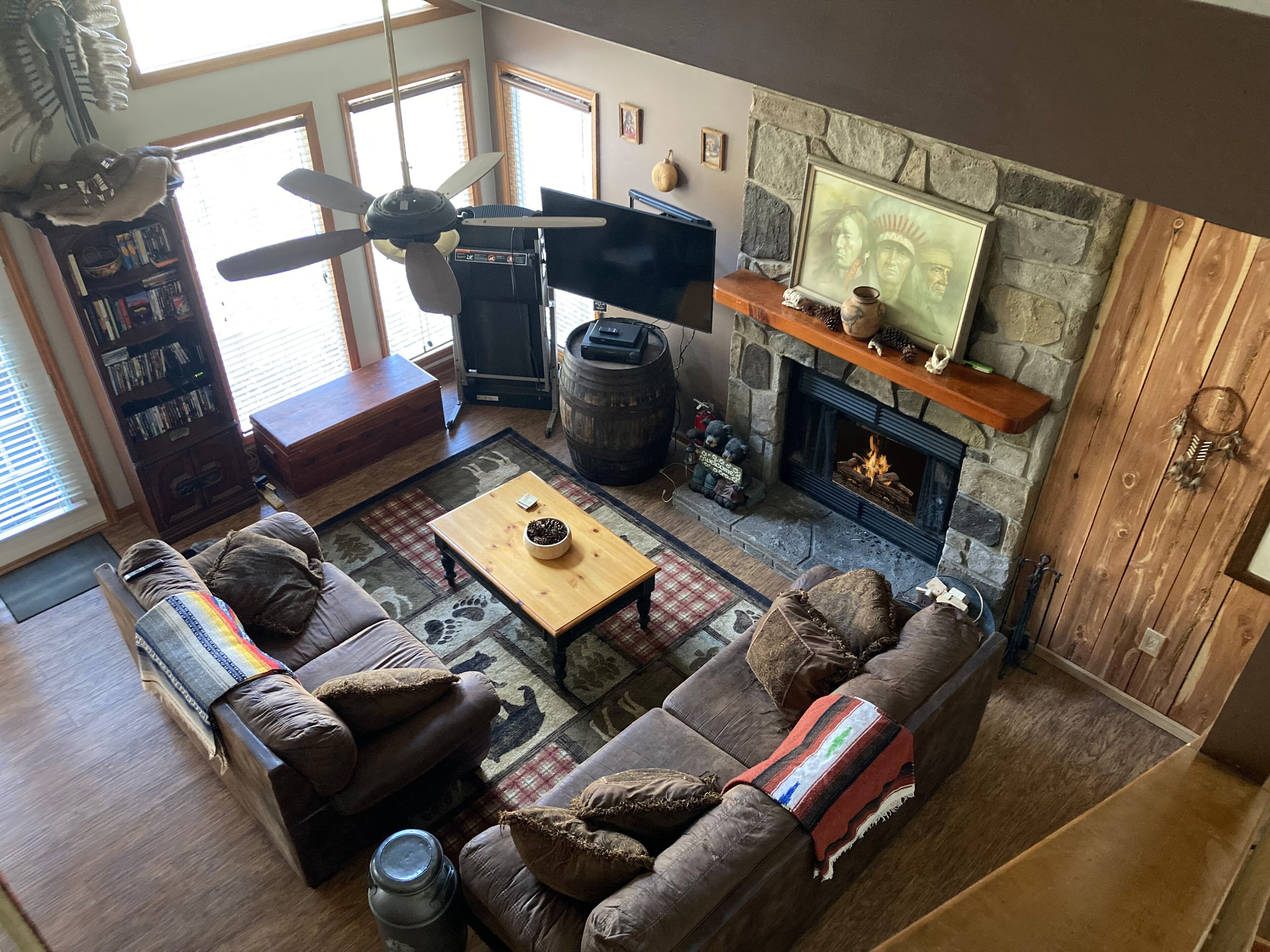 Mtn. Chalet With A Tranquil Setting - Close To Everything!