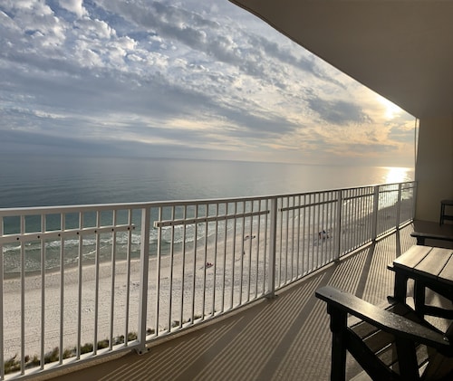 Gulf Front! Wrap around Balcony Corner Unit, Perfect Gulf Views! CLEAN!  