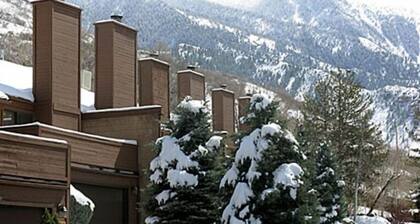 Snowbird/Alta 5 BR - Great Winter Rates- Reserve Your Dates Now!