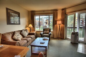 TV, fireplace, DVD player - Juniper Springs Lodge  Spectacular Views Ski In/Out #530 Sleeps up to 6 A/C (Mammoth Lakes)