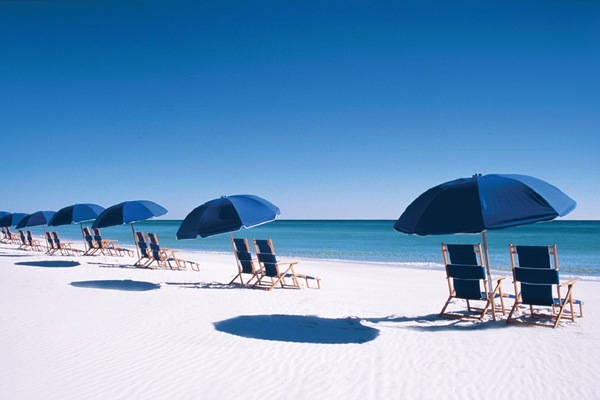 Aan het strand, ligstoelen aan het strand