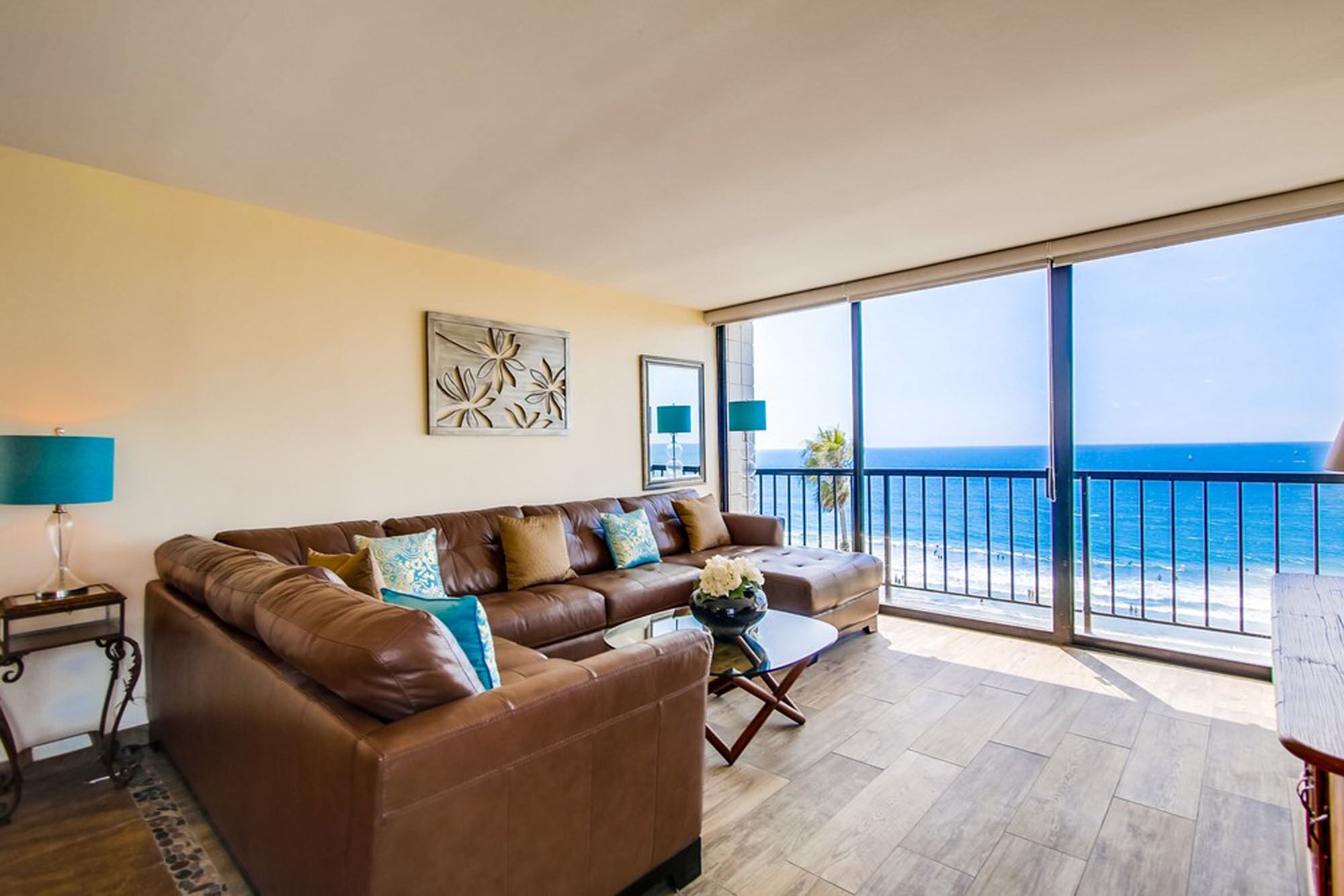 OCEANFRONT CORNER SUITE IN BEAUTIFUL PACIFIC BEACH
