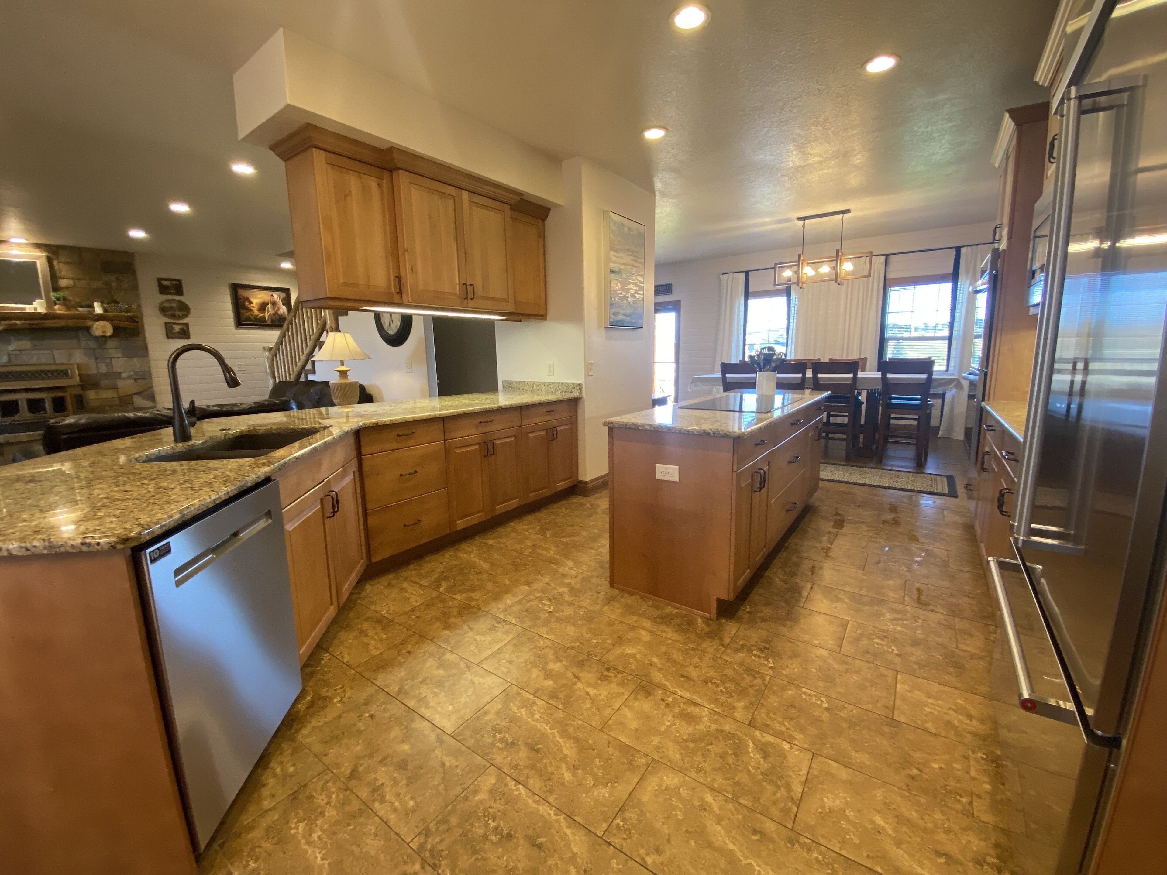 9 Bedrooms,10 Bathrooms & Bonus Room. Sleeps 50, 6,000 sq ft. Beautiful Views!