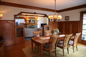 Dining - Historic Architectural Craftsman, exceptional views of city and Mtns. (Portland)