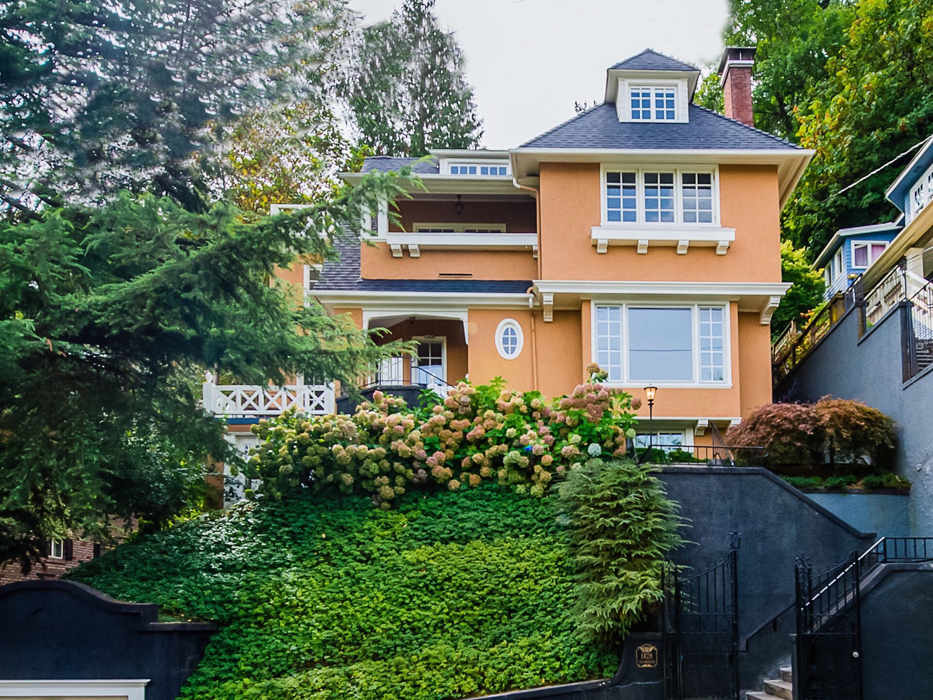 Historic Architectural Craftsman, exceptional views of city and Mtns.