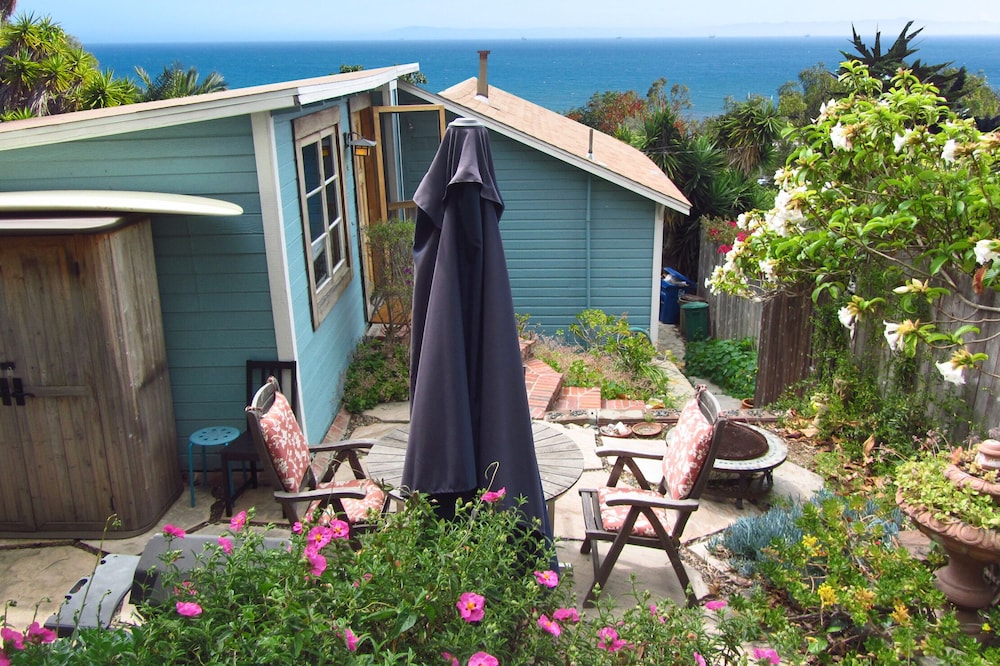 Charming Summerland Beach Cottage with Ocean View...walk to town and beach!