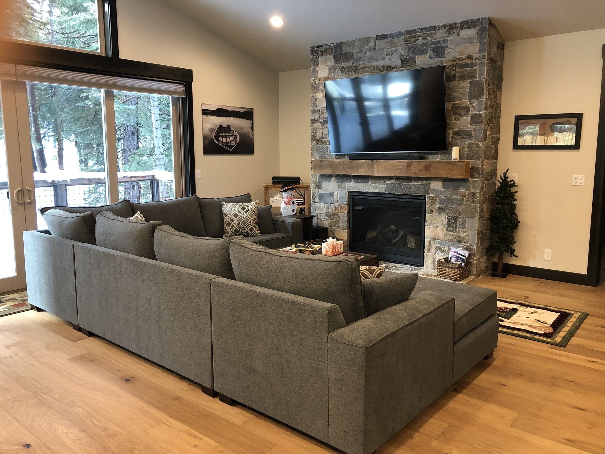 Luxury Upper Davos Retreat - Family Friendly - Sleeps 8