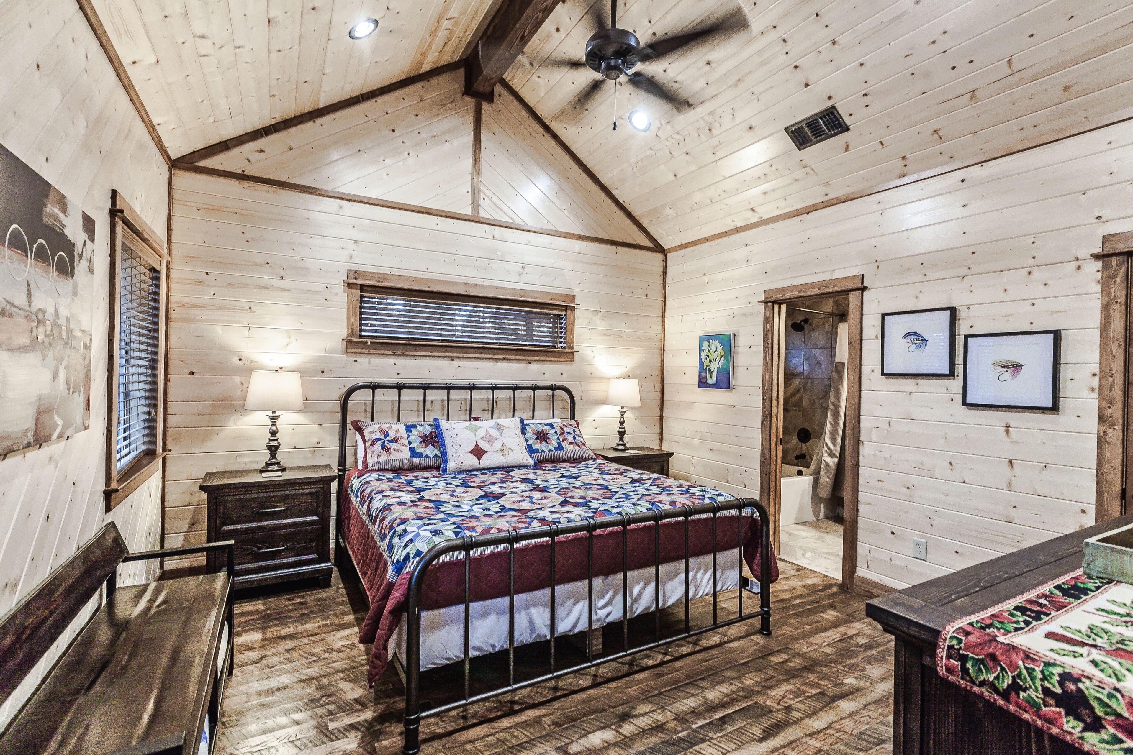 Eagle Mountain, Deep Lot, Hot Tub, Kid's Loft Hidaway, Shuffle Board, No Pets