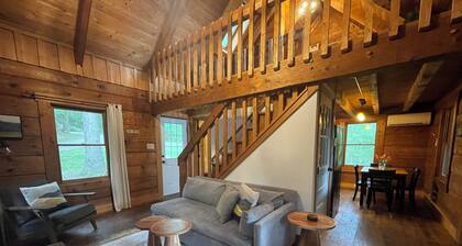 Falling Leaf Cabin - Rustic Charm With Modern Decor! Newly Renovated Kitchen!