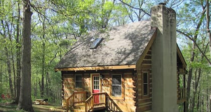 Falling Leaf Cabin Avskilt med Mountain View!