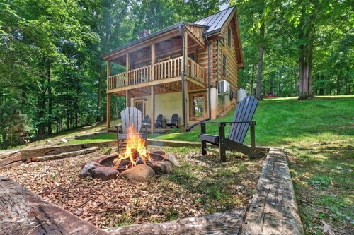 Falling Leaf Cabin Rustic Charm With Modern Decor! Newly Renovated Kitchen!