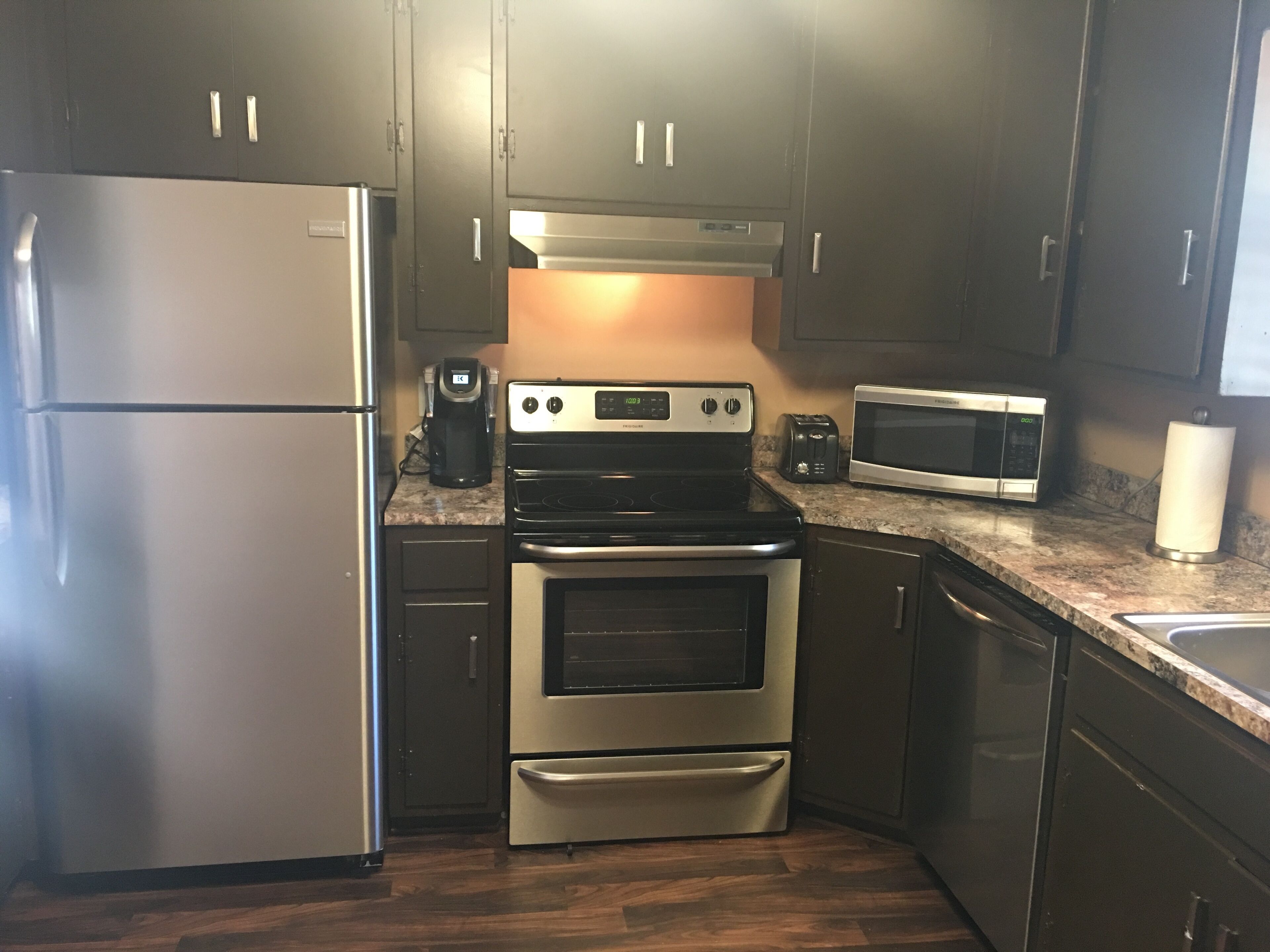 KING'S COURT - Entire House - 3 Bedrooms - Cozy, Comfortable & Clean