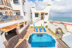 Pool - Oceanside Villa "Tampico" with a/c pool in centro    5 min stroll to beach (Isla Mujeres)