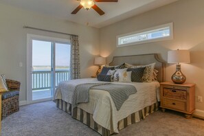 3 bedrooms, iron/ironing board, travel cot, free WiFi