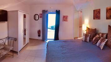 Caja de seguridad en la habitación y decoración personalizada