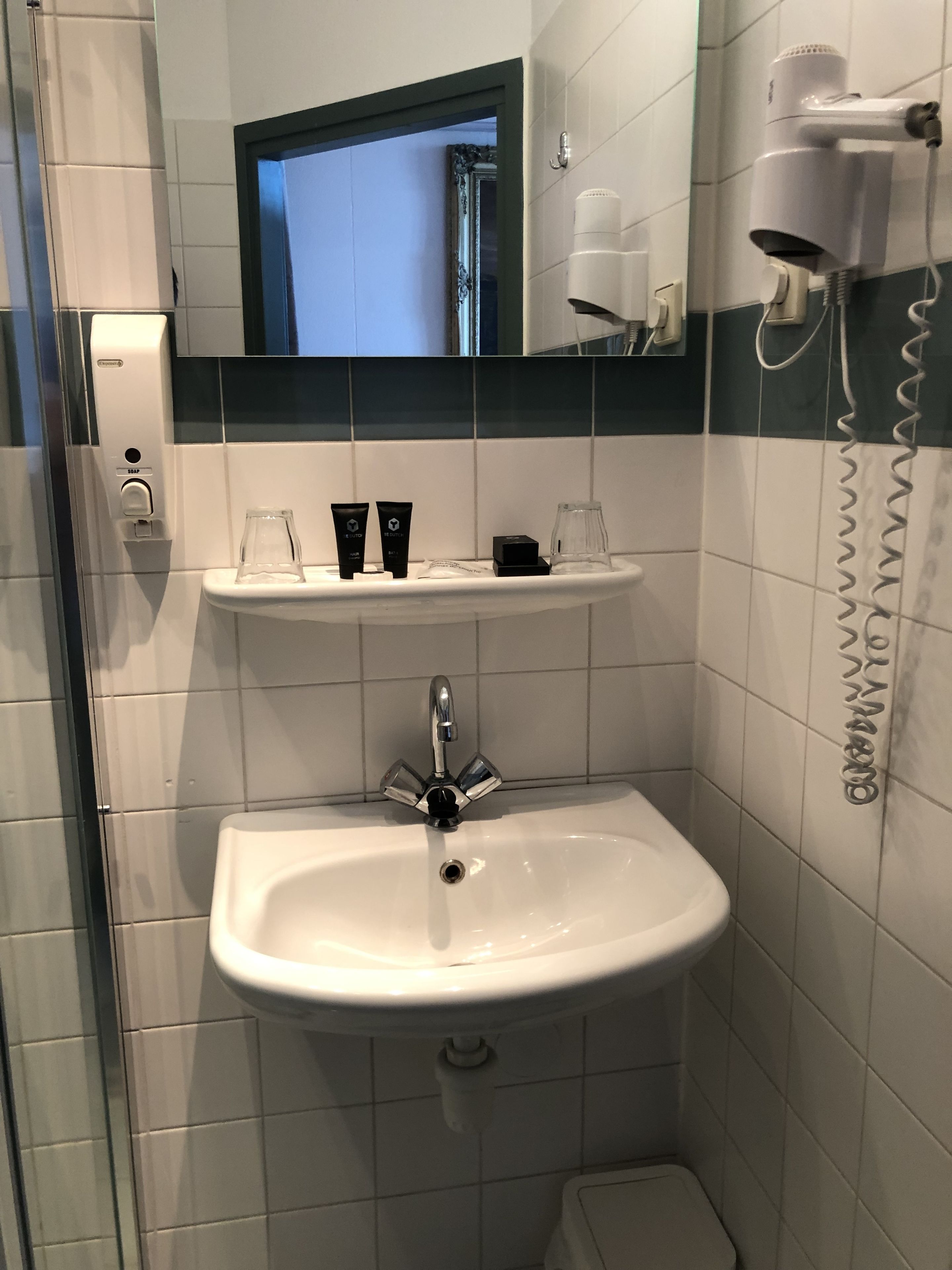 premium double or twin room, sea view, ground floor | bathroom sink