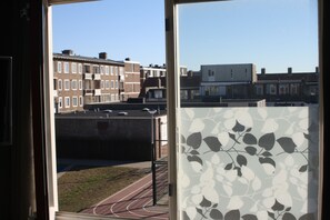 Tremannsrom, badekar | Utsikt fra rommet