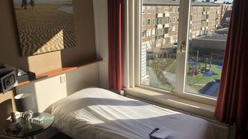 Einzelzimmer | Zimmersafe, Verdunkelungsvorhänge, Bügeleisen/Bügelbrett