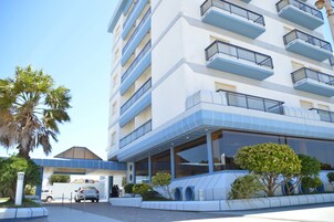Fachada de la propiedad
