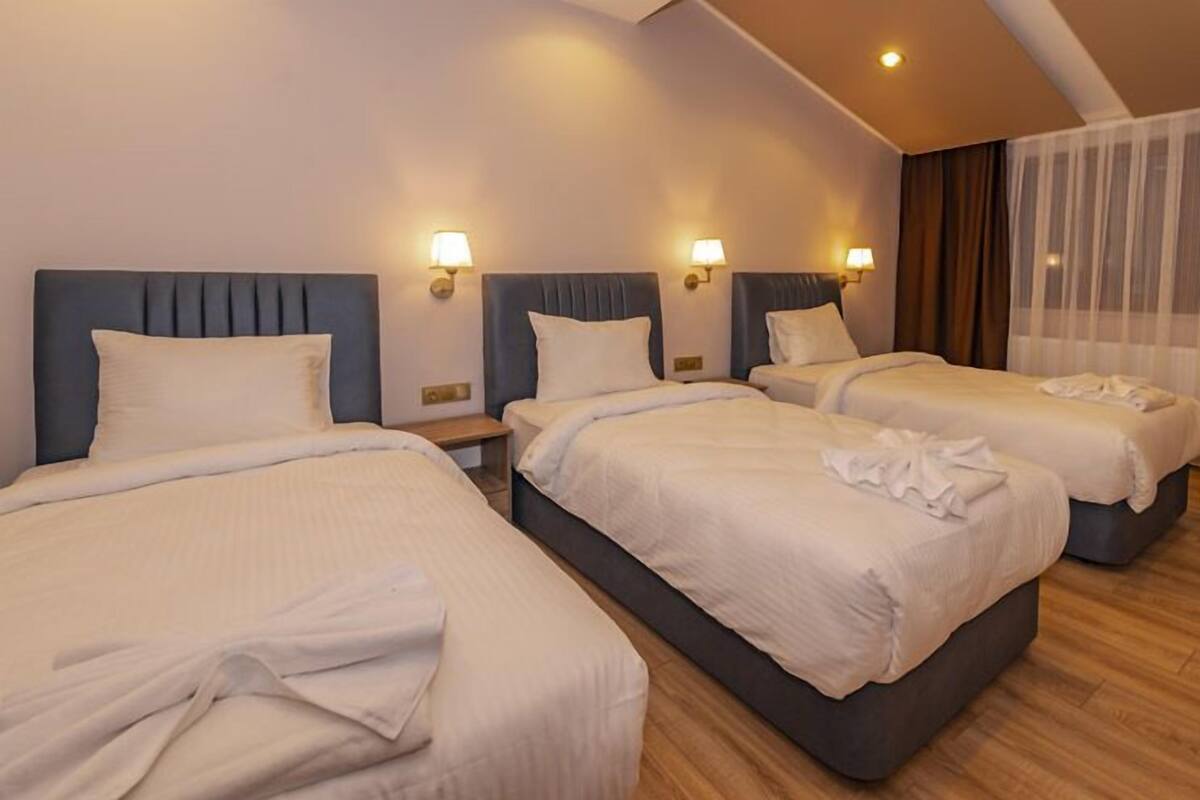 Quarto família | Cofres nos quartos, cortinas blackout, quartos à prova de som