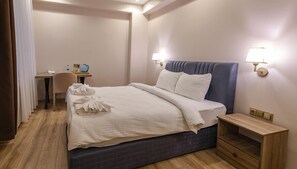 Quarto casal | Cofres nos quartos, cortinas blackout, quartos à prova de som