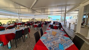 Dîner et souper servis sur place
