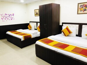 Desk, iron/ironing board, rollaway beds, free WiFi