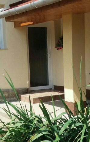 Entrada al alojamiento