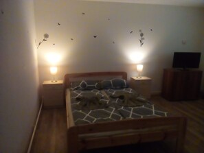 Deluxe Apartment, 1 Bedroom | 1 bedroom, soundproofing, iron/ironing board, free WiFi - Potyka Apartman (Tiszafured)